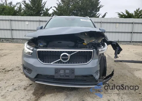 2021 Volvo Xc40 T5 Momentum z USA, uszkodzony, nr VIN YV4162UK7M2563404